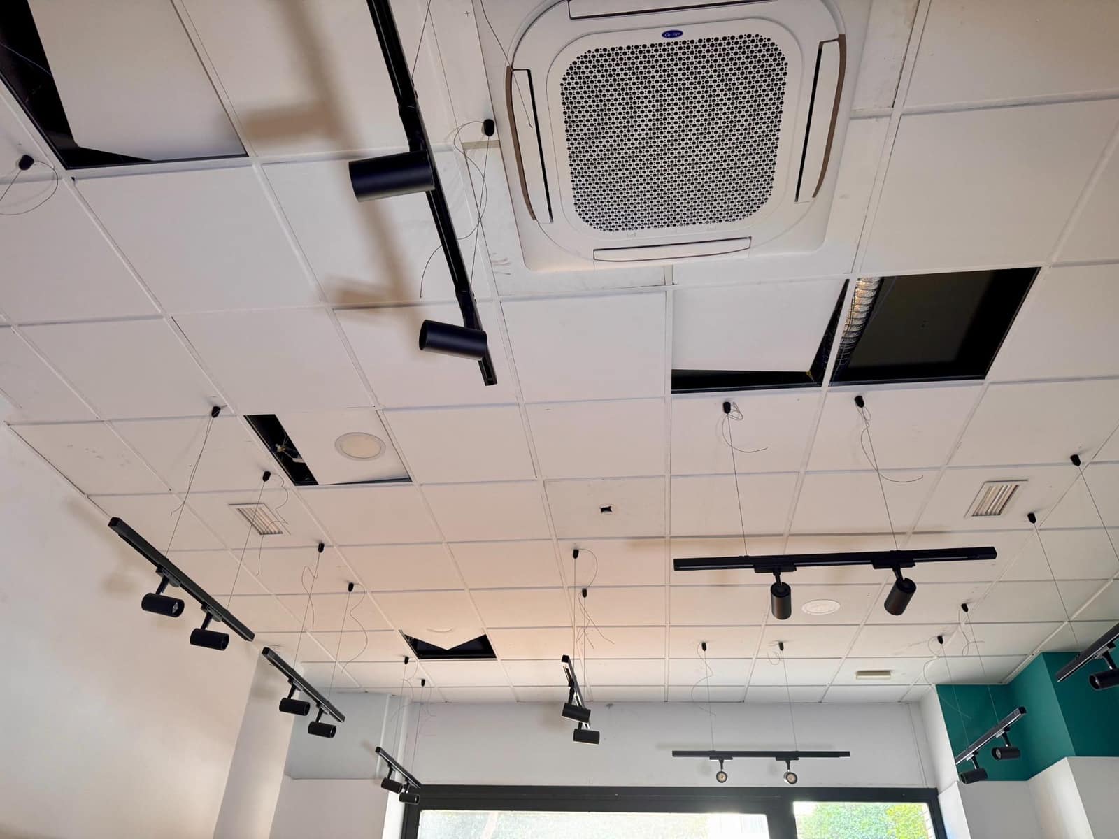 Kommersiell til salgs i Almeria by - € 249 000 (Ref: 9343428)