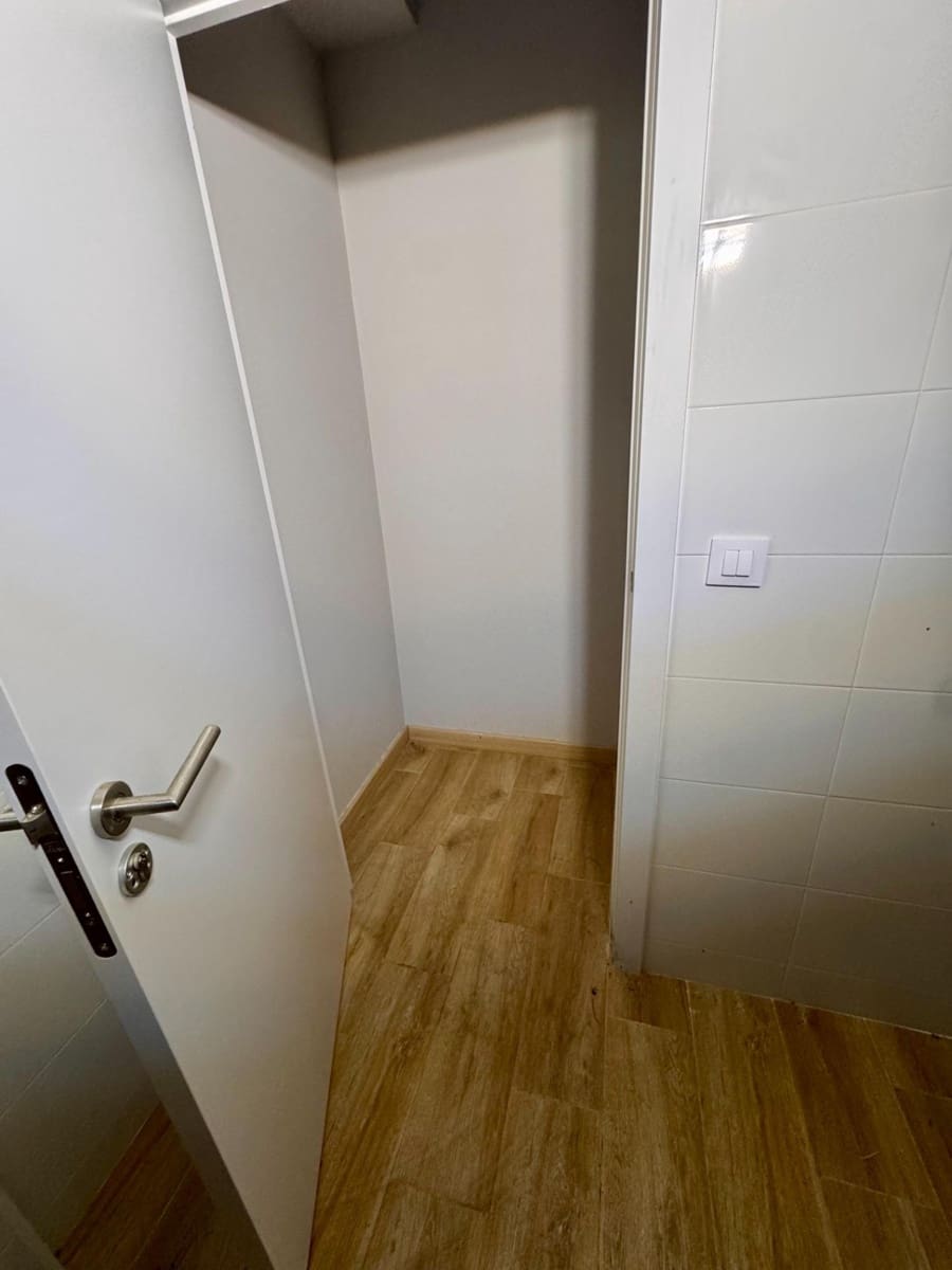 Kommersiell til salgs i Almeria by - € 249 000 (Ref: 9343428)