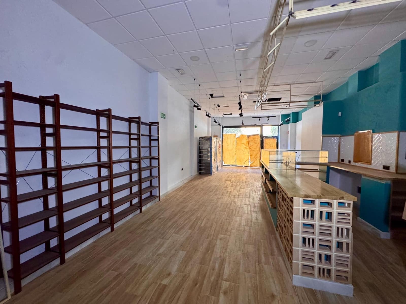 Kommersiell til salgs i Almeria by - € 249 000 (Ref: 9343428)