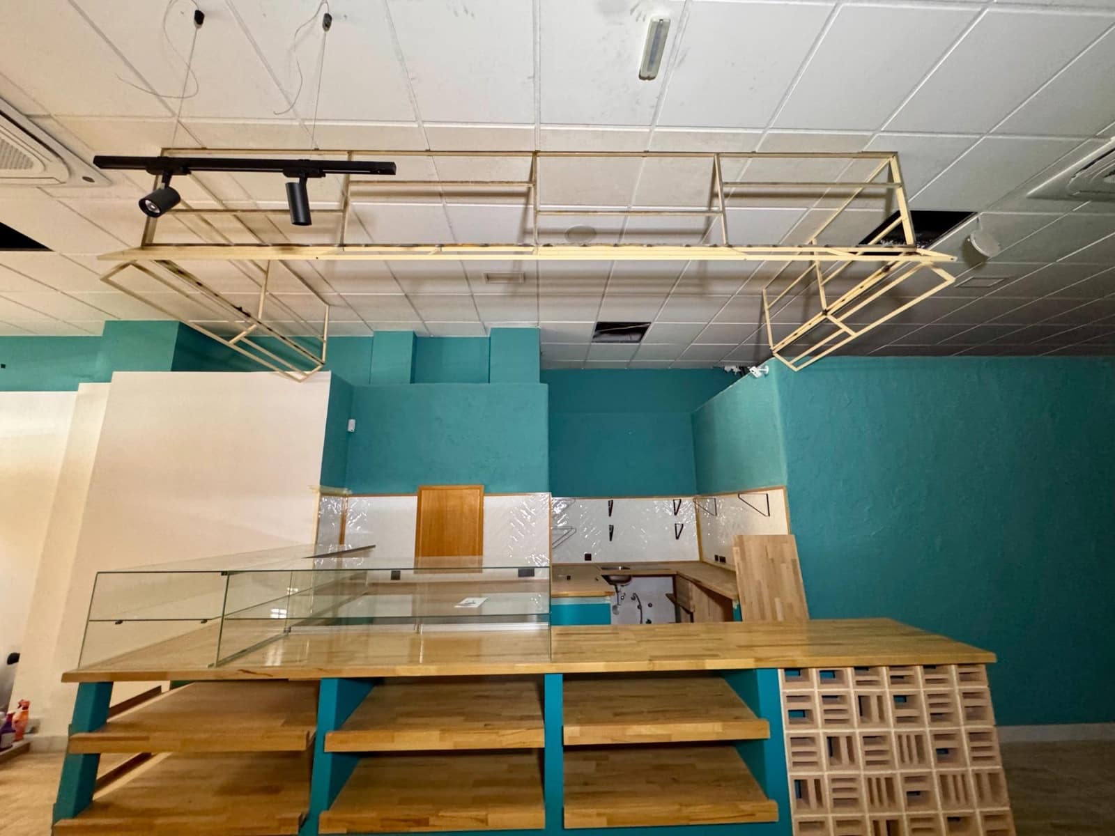 Kommersiell til salgs i Almeria by - € 249 000 (Ref: 9343428)