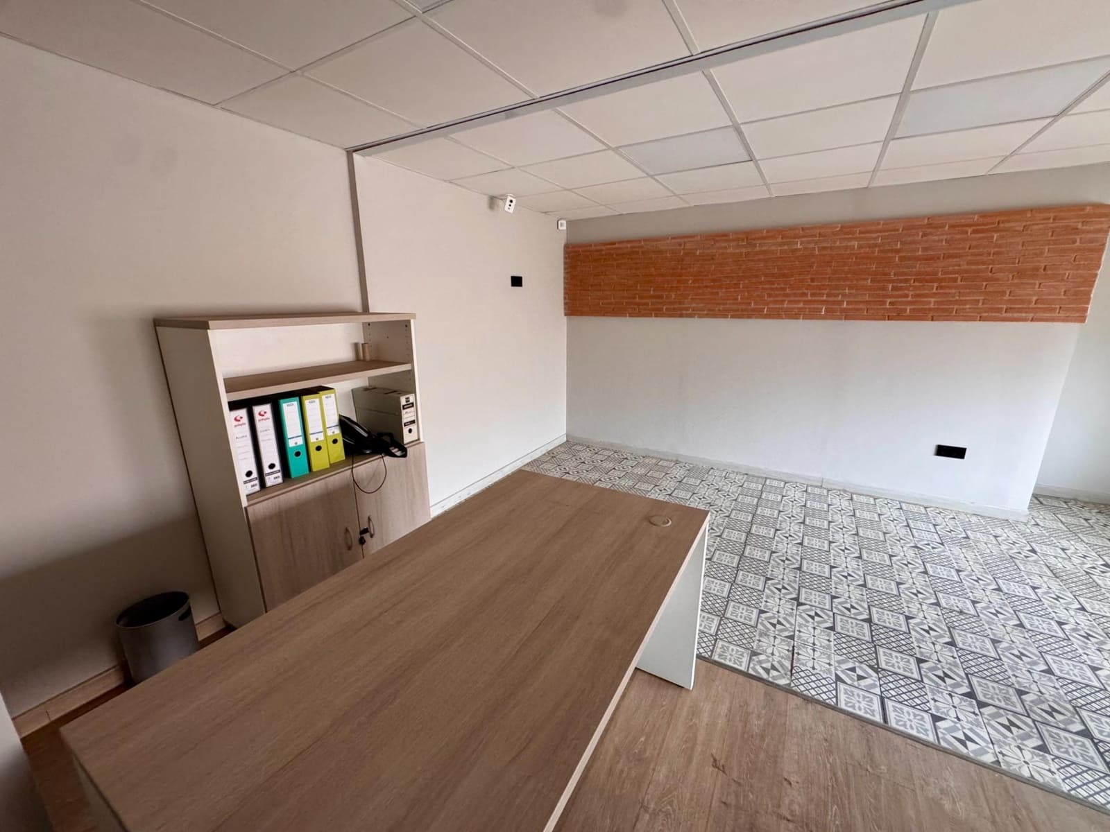 Kommersiell til salgs i Almeria by - € 249 000 (Ref: 9343428)