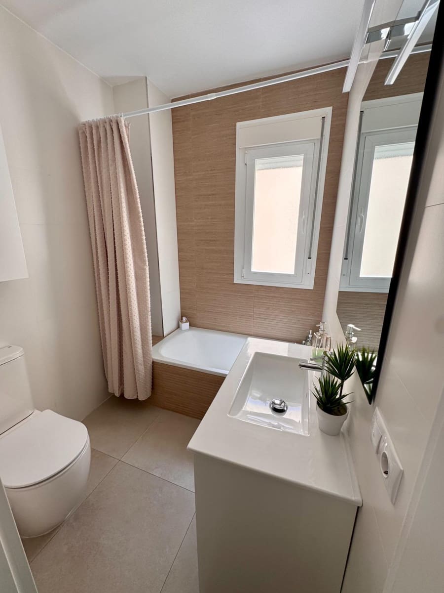 3 slaapkamer Penthouse te koop in Almeria stad - € 235.000 (Ref: 9343431)