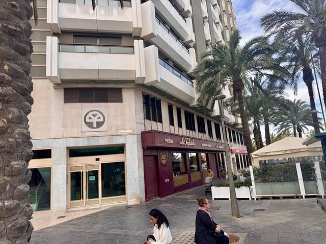 3 sovrum Kontor till salu i Centro, Almería stad - 345 000 € (Ref: 9343437)