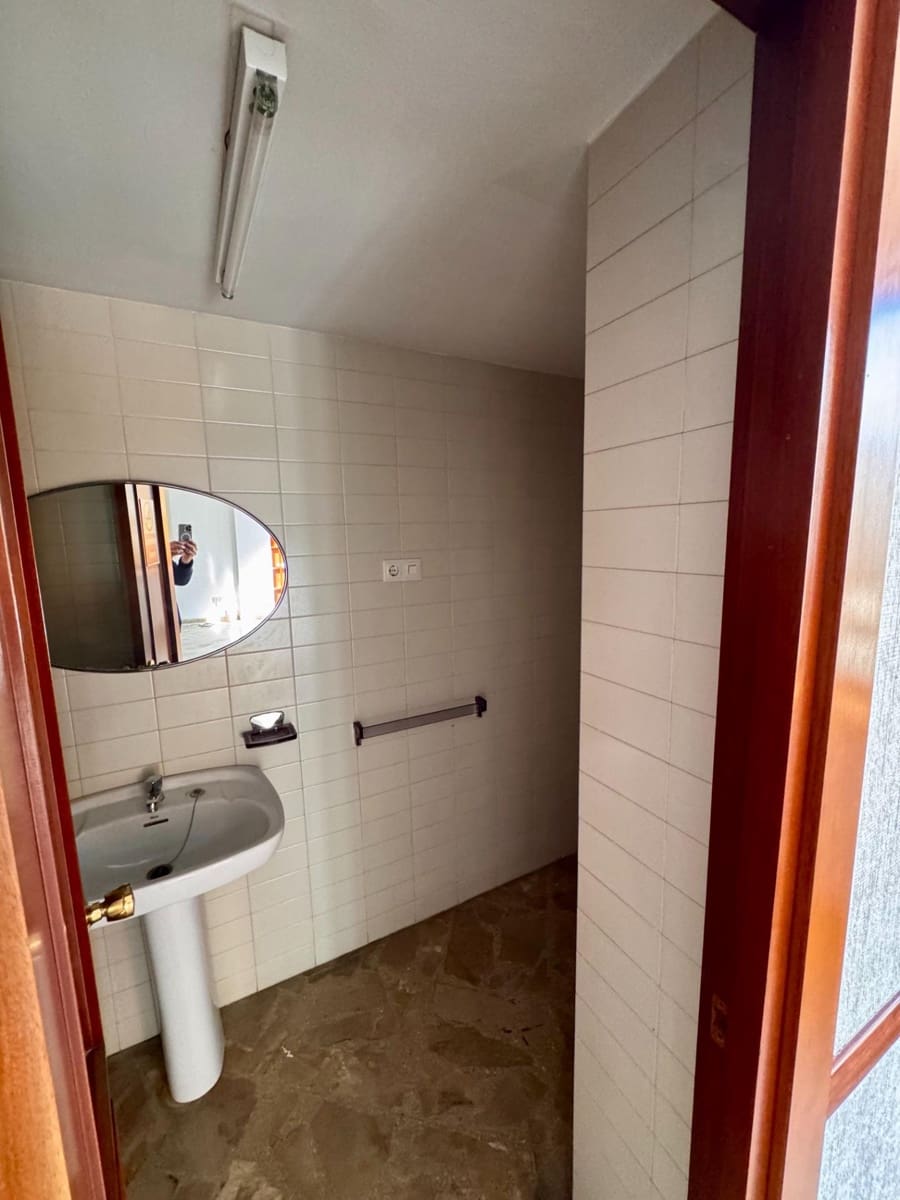 Kontor till salu i Almeria stad - 183 000 € (Ref: 9343438)