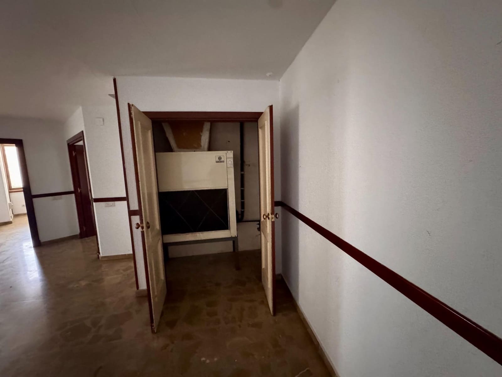 Kontor till salu i Almeria stad - 183 000 € (Ref: 9343438)