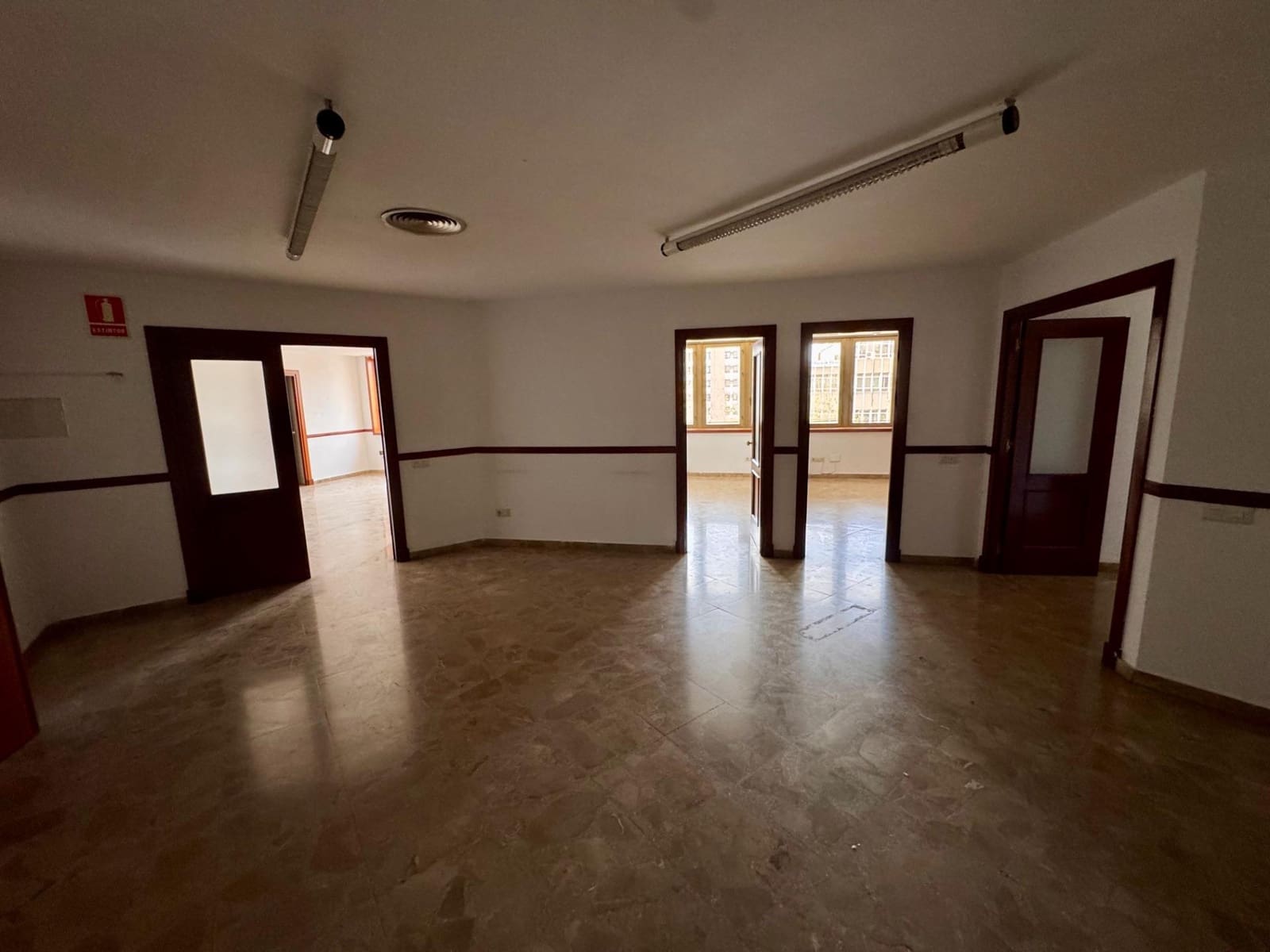 Kontor till salu i Almeria stad - 183 000 € (Ref: 9343438)