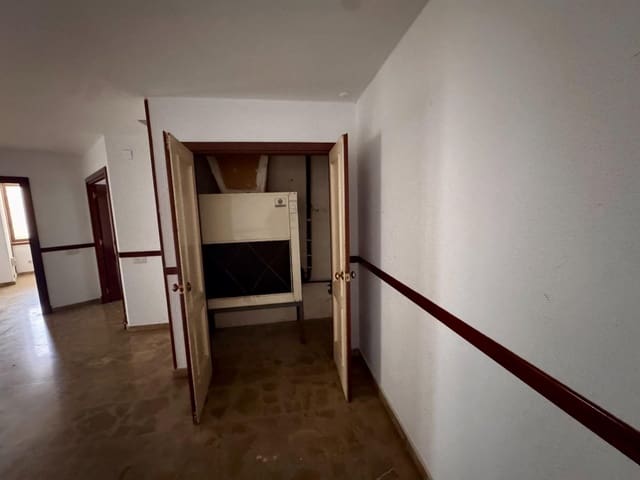 Kontor till salu i Centro, Almería stad - 183 000 € (Ref: 9343438)