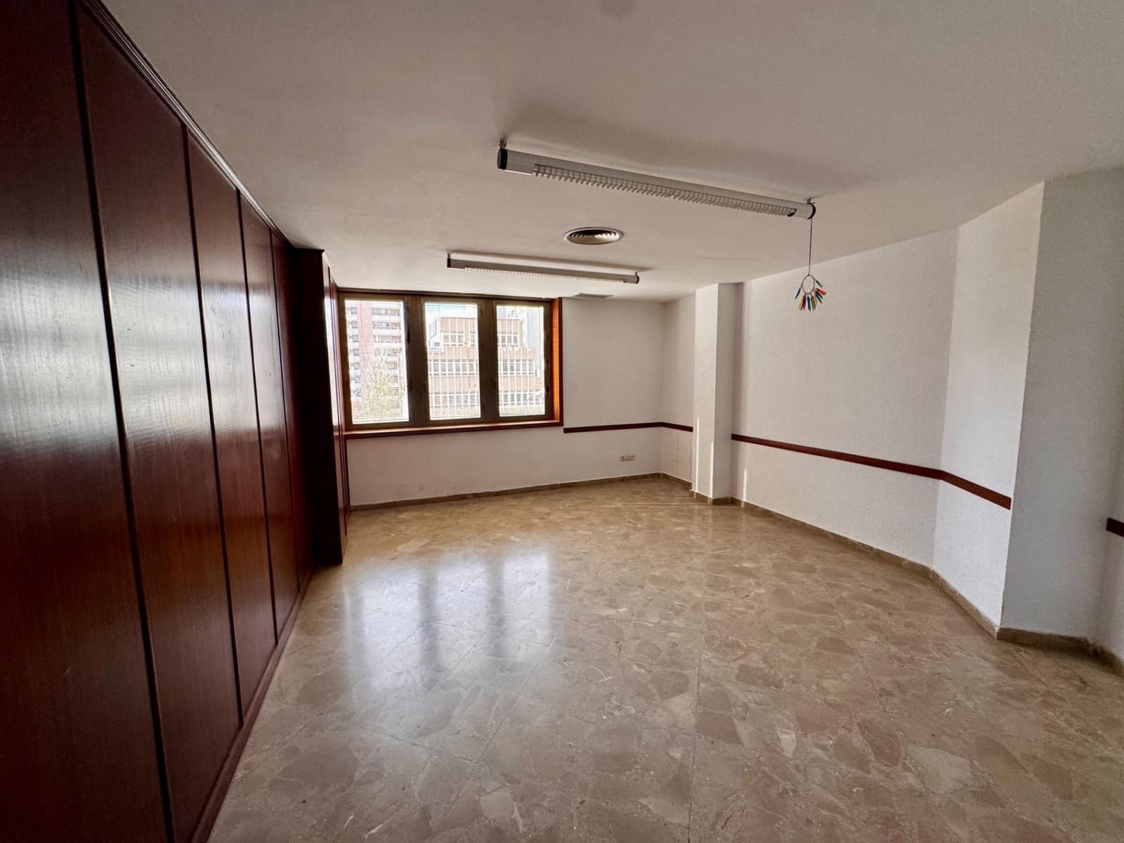 Kontor till salu i Almeria stad - 183 000 € (Ref: 9343438)