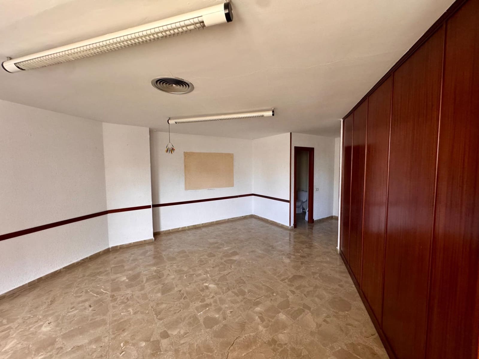 Kontor till salu i Almeria stad - 183 000 € (Ref: 9343438)