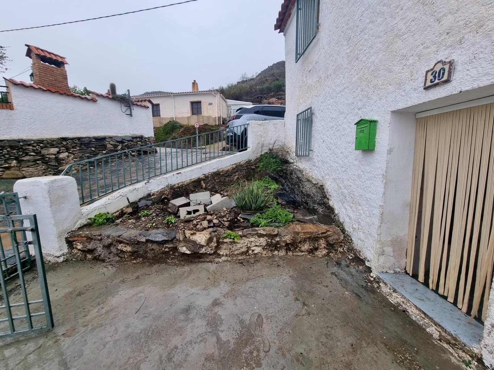 5 slaapkamer Huis te koop in Benizalon - € 60.000 (Ref: 9343441)