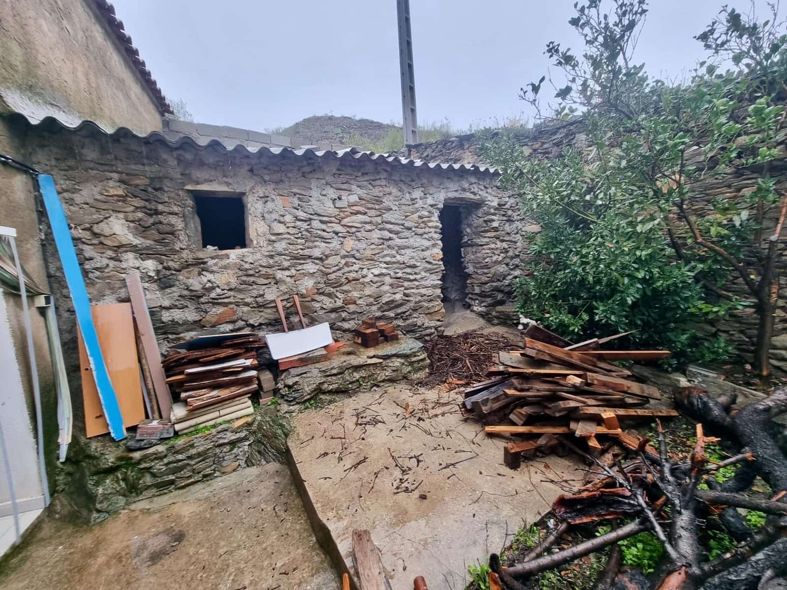 5 slaapkamer Huis te koop in Benizalon - € 60.000 (Ref: 9343441)