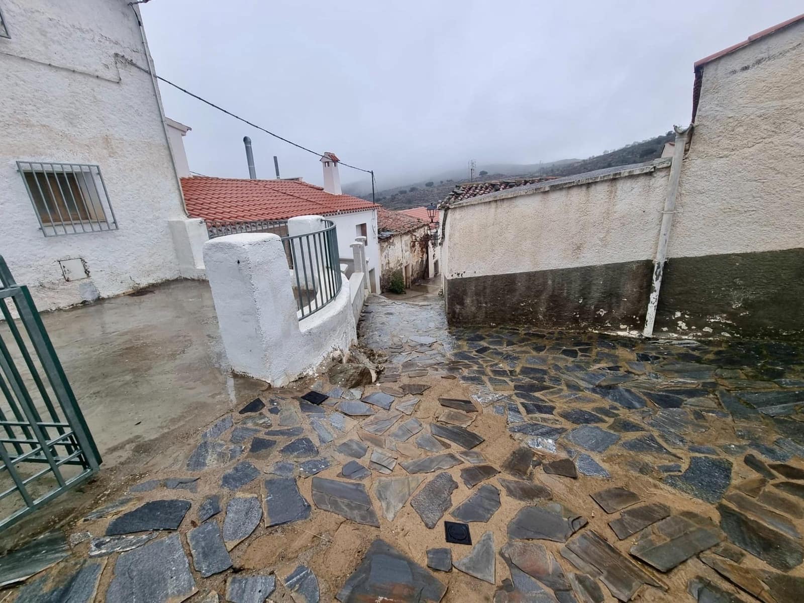 5 slaapkamer Huis te koop in Benizalon - € 60.000 (Ref: 9343441)