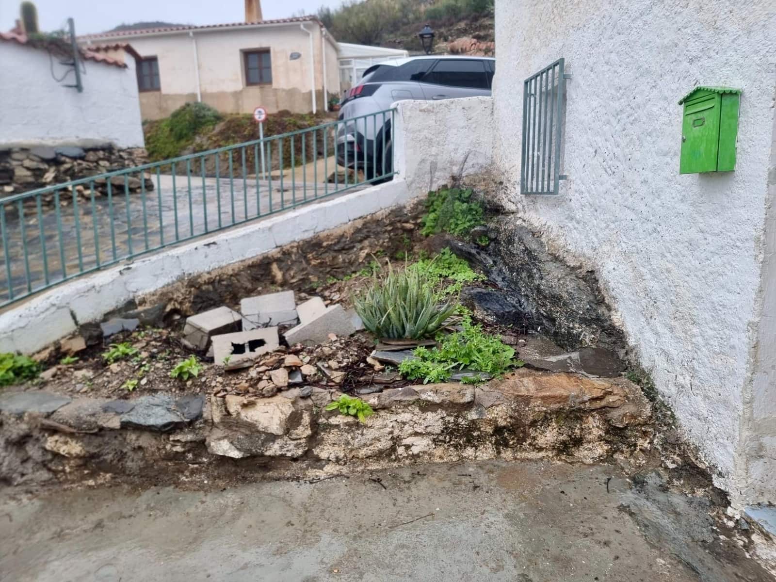 5 slaapkamer Huis te koop in Benizalon - € 60.000 (Ref: 9343441)