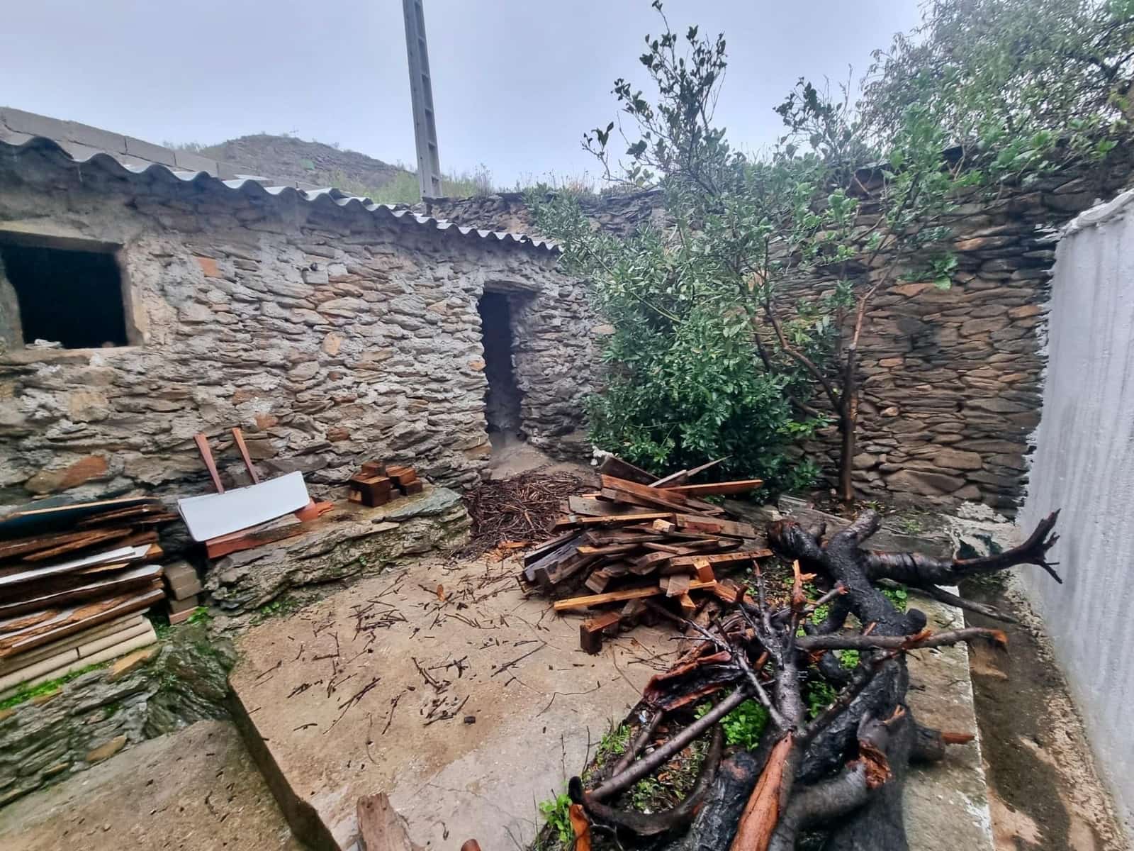 5 slaapkamer Huis te koop in Benizalon - € 60.000 (Ref: 9343441)