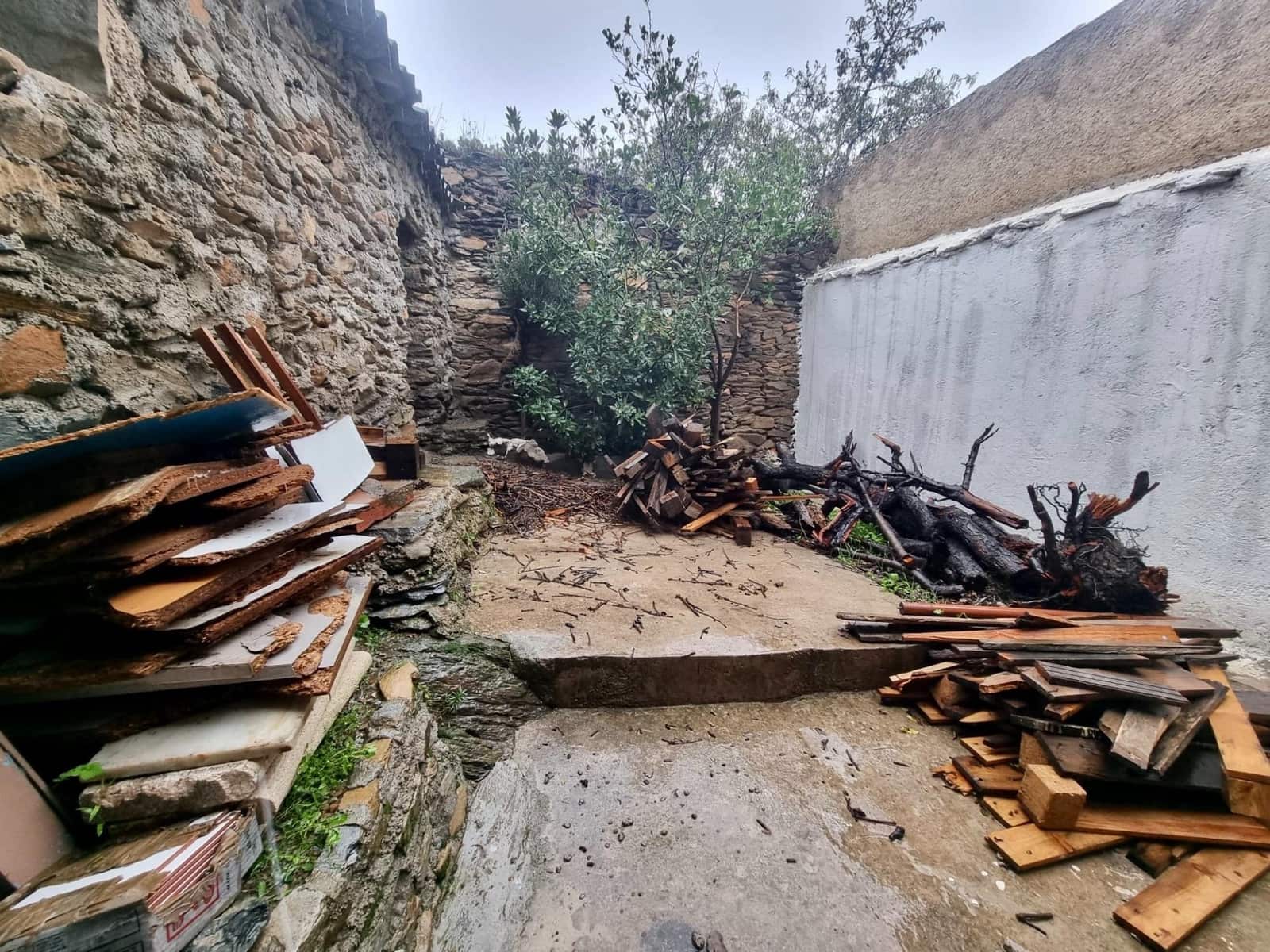 5 slaapkamer Huis te koop in Benizalon - € 60.000 (Ref: 9343441)