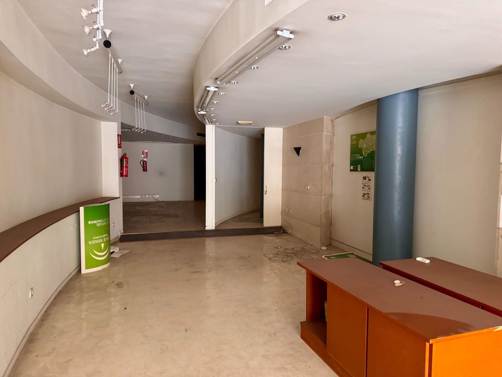 Kaupallinen myytävänä paikassa Almeria kaupunki - 340 000 € (Ref: 9343442)