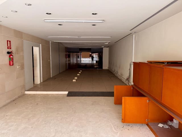 Erhverv til salg i Barrio Alto - San Félix - Oliveros - Altamira, Almería by - € 340.000 (Ref: 9343442)