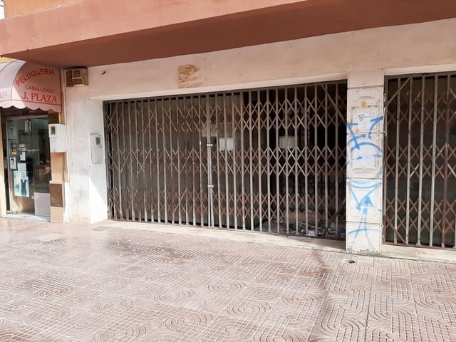 Erhverv til salg i Barrio Alto - San Félix - Oliveros - Altamira, Almería by - € 340.000 (Ref: 9343442)
