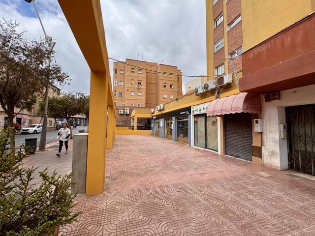 Erhverv til salg i Barrio Alto - San Félix - Oliveros - Altamira, Almería by - € 340.000 (Ref: 9343442)