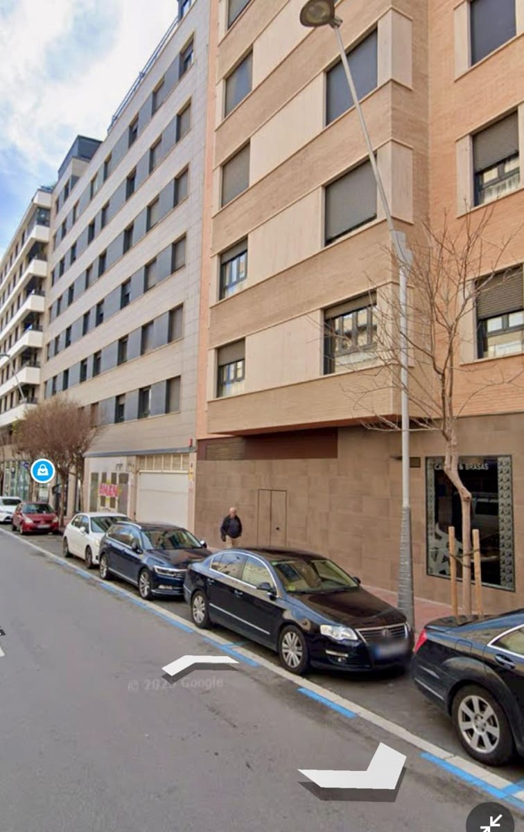 4 makuuhuone Asunto myytävänä paikassa Almeria kaupunki mukana 
autotalli - 259 000 € (Ref: 9343443)