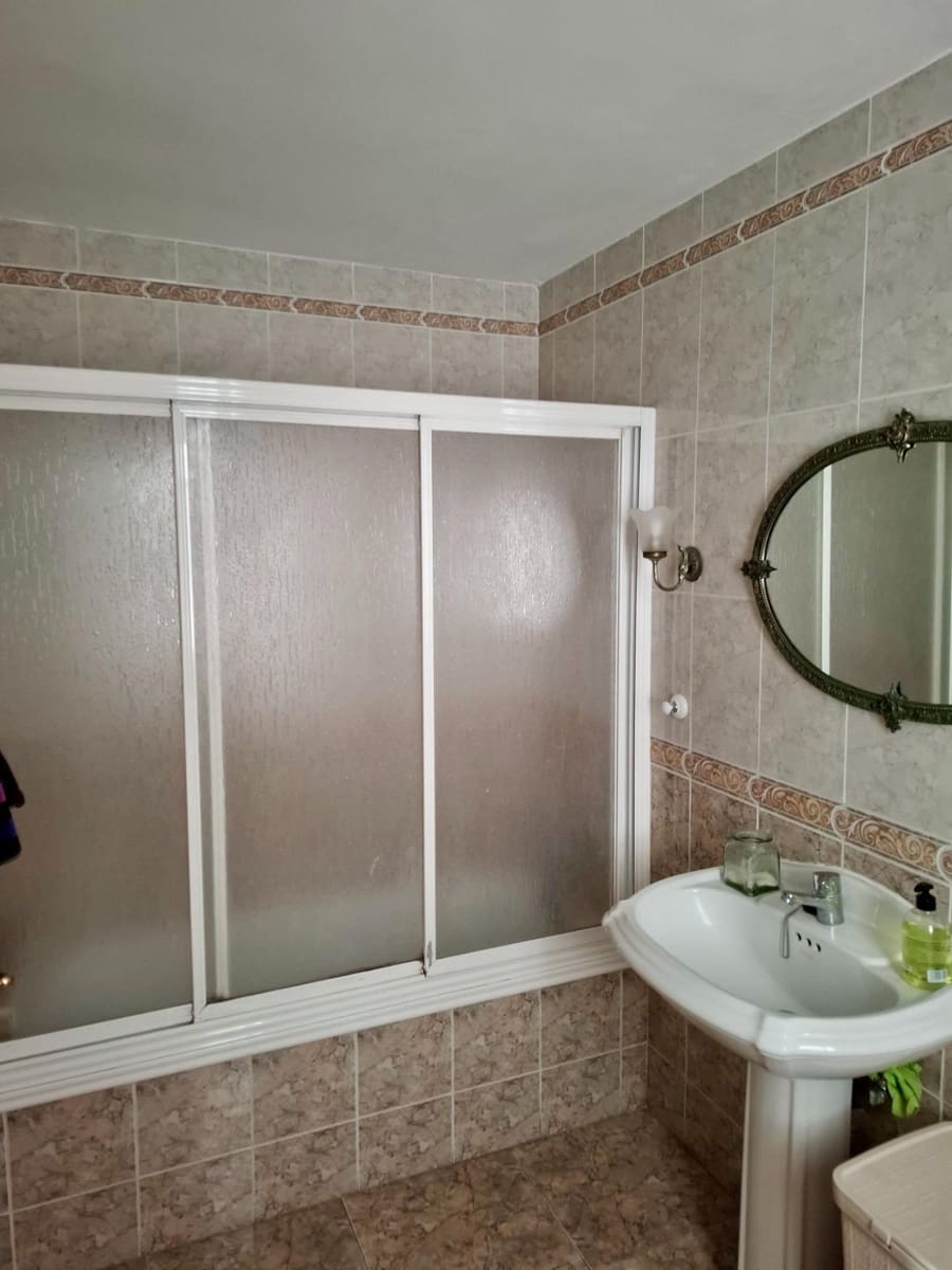 4 makuuhuone Asunto myytävänä paikassa Almeria kaupunki mukana 
autotalli - 259 000 € (Ref: 9343443)