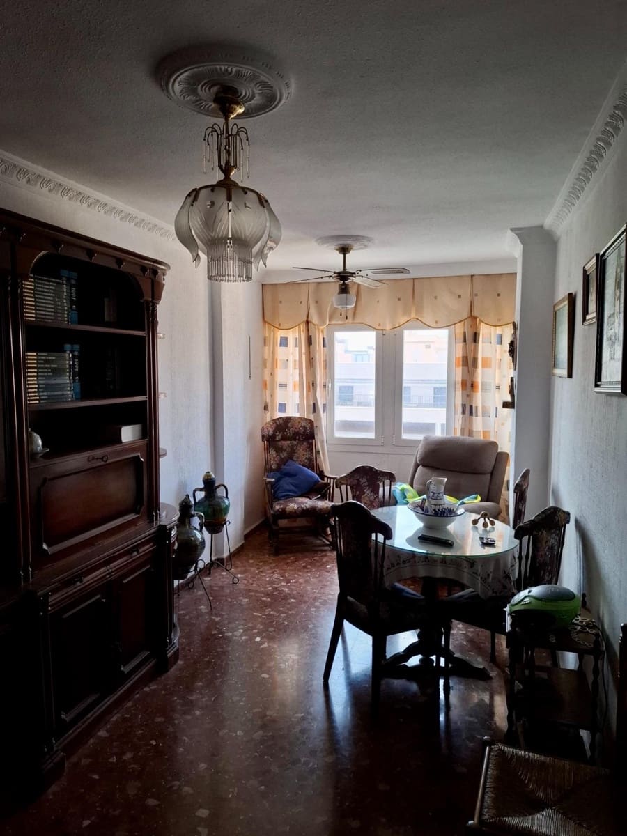 4 makuuhuone Asunto myytävänä paikassa Almeria kaupunki mukana 
autotalli - 259 000 € (Ref: 9343443)