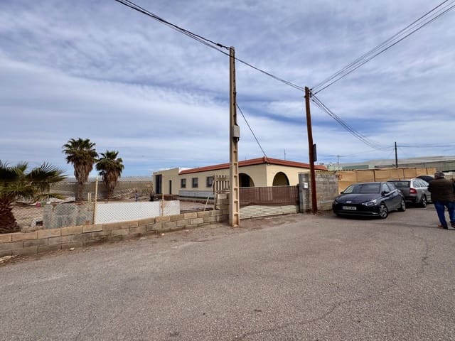 11 soveværelse Finca/Landehus til salg i Almería by - € 350.000 (Ref: 9343448)
