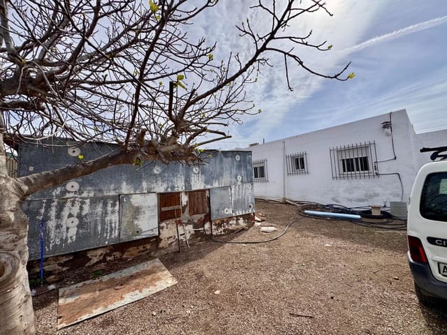 11 soveværelse Finca/Landehus til salg i Almería by - € 350.000 (Ref: 9343448)
