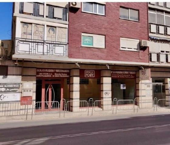 Local Comercial en Almería ciudad en venta - 565.000 € (Ref: 9343451)