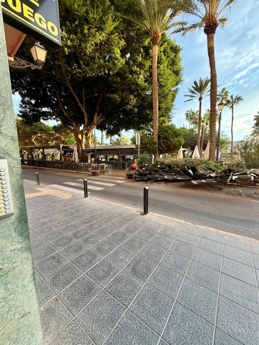 3 makuuhuone Asunto myytävänä paikassa Almeria kaupunki - 190 000 € (Ref: 9367744)