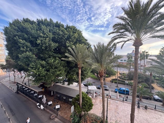 3 makuuhuone Asunto myytävänä paikassa Centro, Almería kaupunki - 190 000 € (Ref: 9367744)