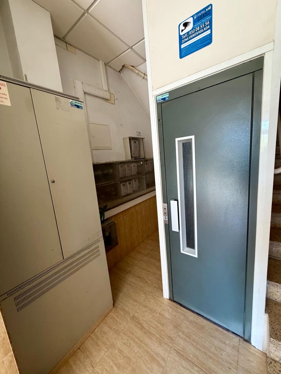 3 makuuhuone Asunto myytävänä paikassa Almeria kaupunki - 175 000 € (Ref: 9383093)