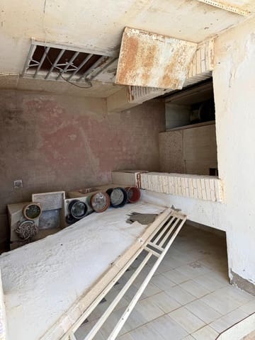 4 soveværelse Byhus til salg i Almería by - € 78.000 (Ref: 9386139)