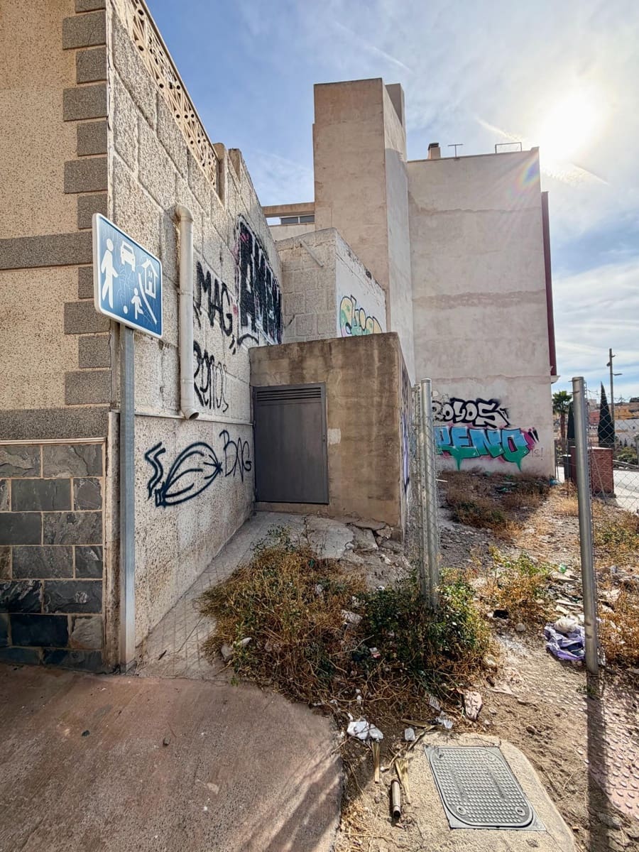 4 sovrum Hus till salu i Almeria stad - 78 000 € (Ref: 9386139)