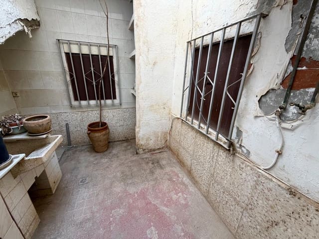 4 soveværelse Byhus til salg i Almería by - € 78.000 (Ref: 9386139)