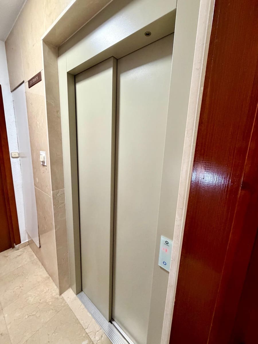 4 makuuhuone Asunto myytävänä paikassa Almeria kaupunki - 299 900 € (Ref: 9396189)