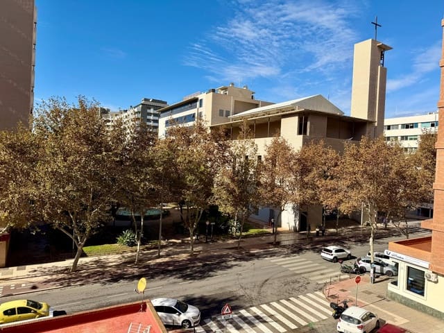 4 makuuhuone Asunto myytävänä paikassa Almería kaupunki - 299 900 € (Ref: 9396189)