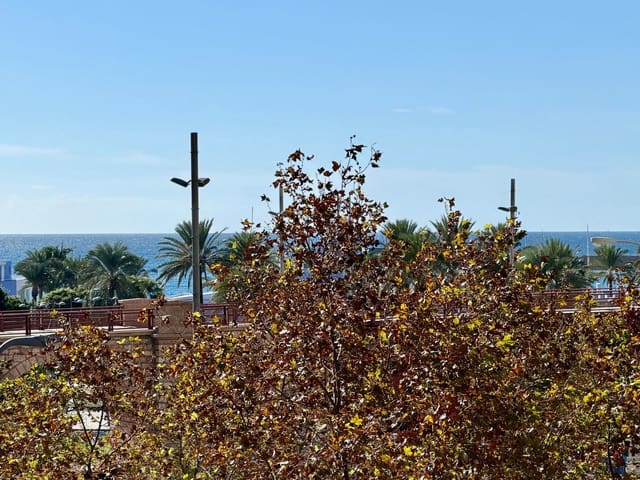 4 makuuhuone Asunto myytävänä paikassa Almería kaupunki - 299 900 € (Ref: 9396189)