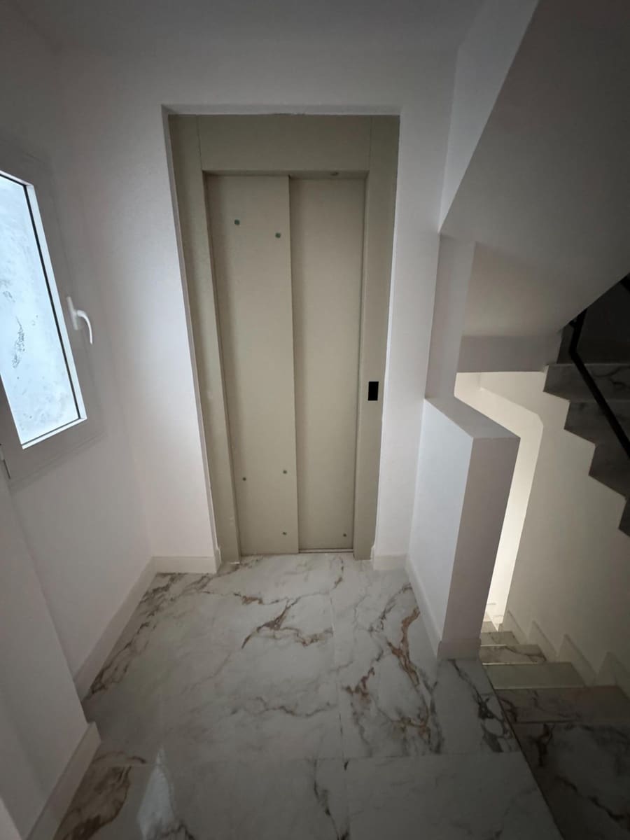 3 bedroom Flat for sale in Almeria city - € 155,000 (Ref: 9398641)