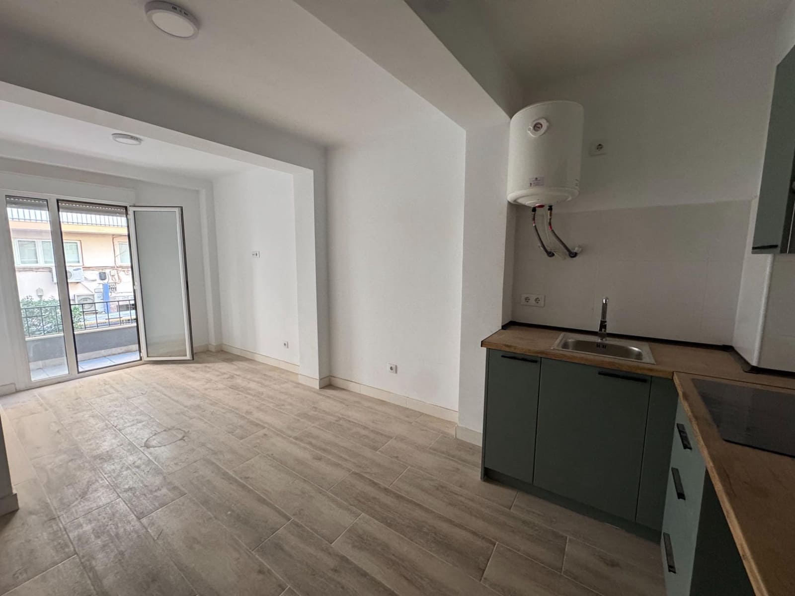 3 bedroom Flat for sale in Almeria city - € 155,000 (Ref: 9398641)