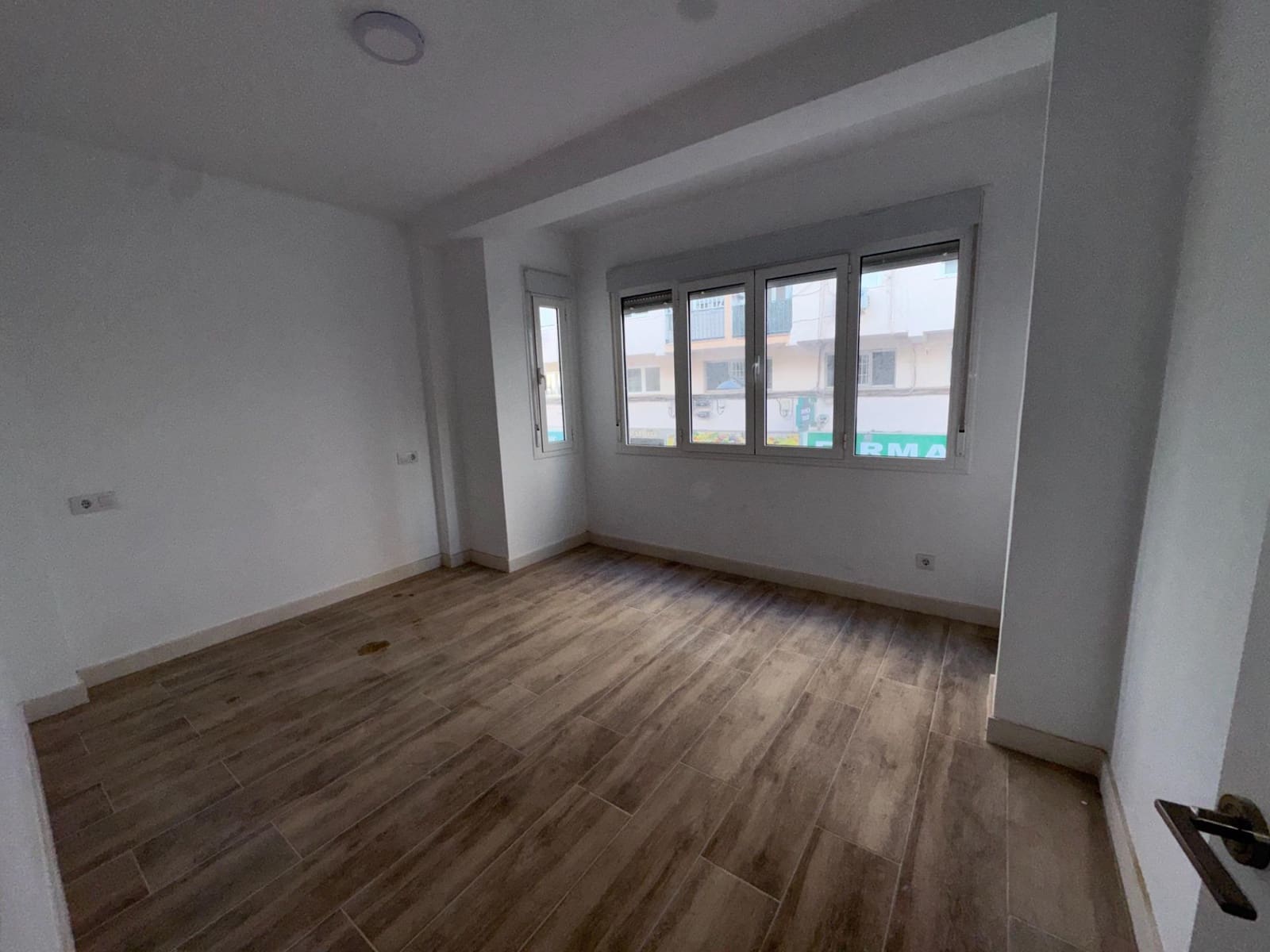 3 bedroom Flat for sale in Almeria city - € 155,000 (Ref: 9398641)