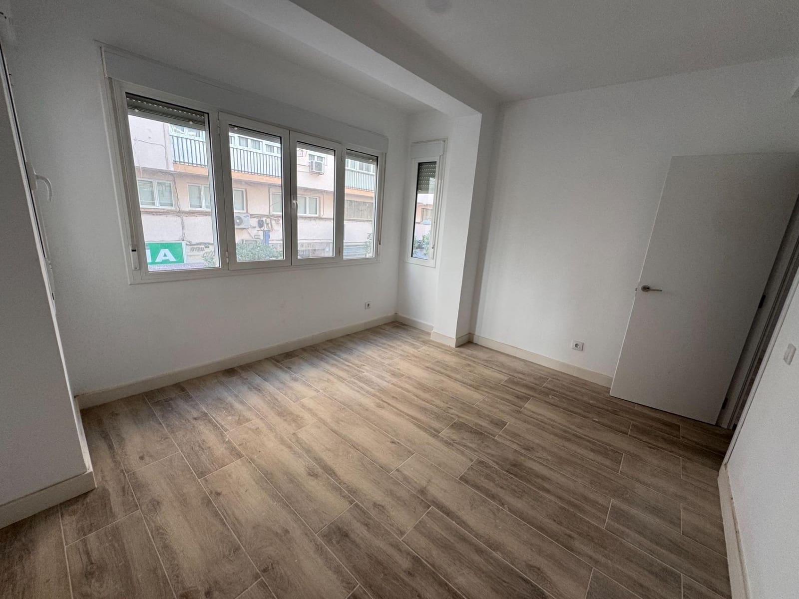 3 bedroom Flat for sale in Almeria city - € 155,000 (Ref: 9398641)