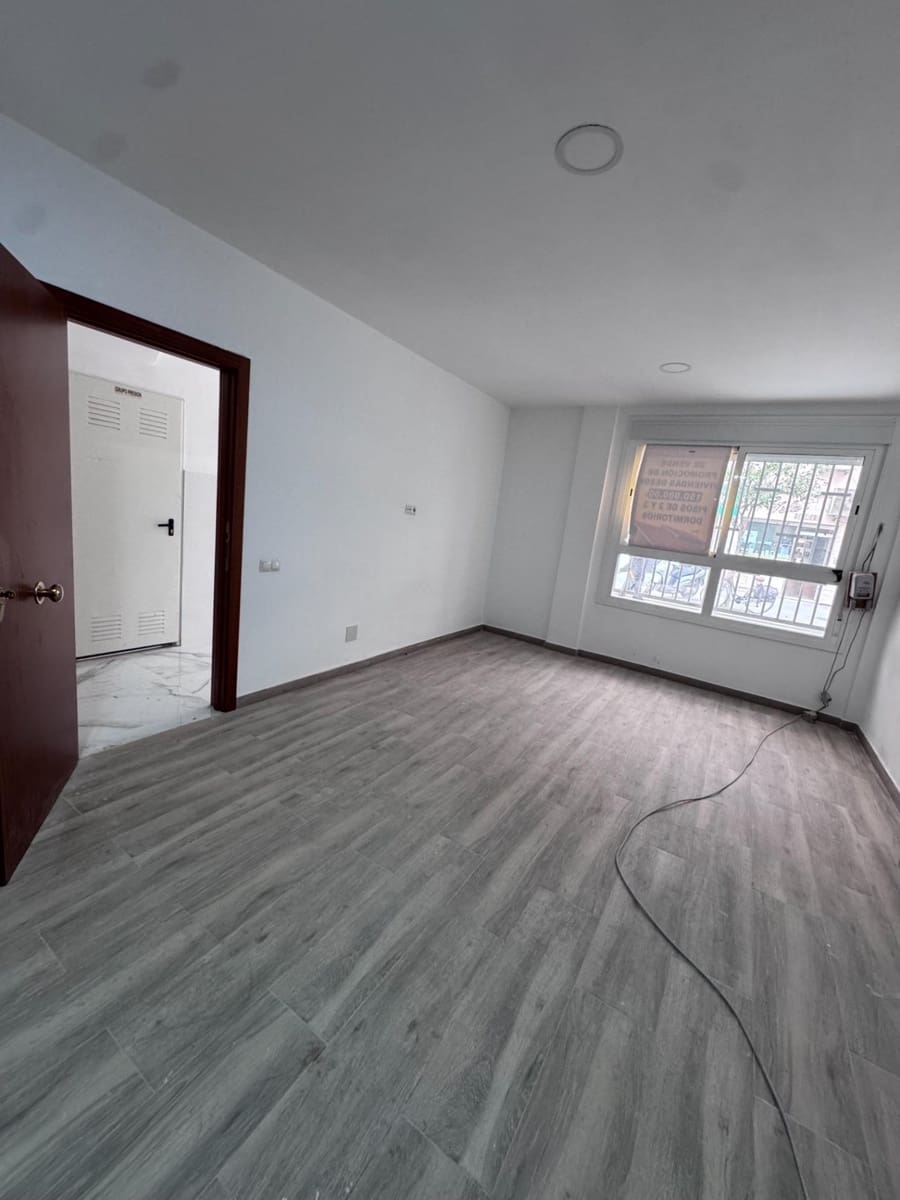 2 bedroom Flat for sale in Almeria city - € 125,000 (Ref: 9398641)