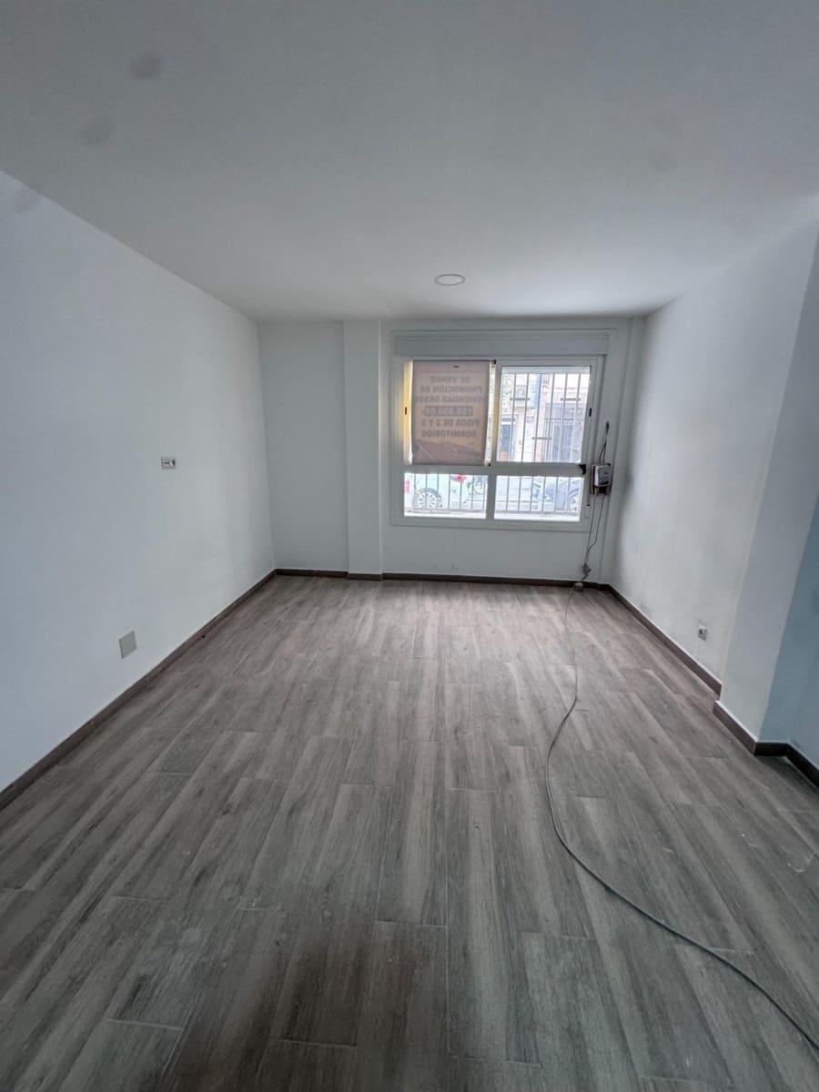 2 bedroom Flat for sale in Almeria city - € 125,000 (Ref: 9398641)