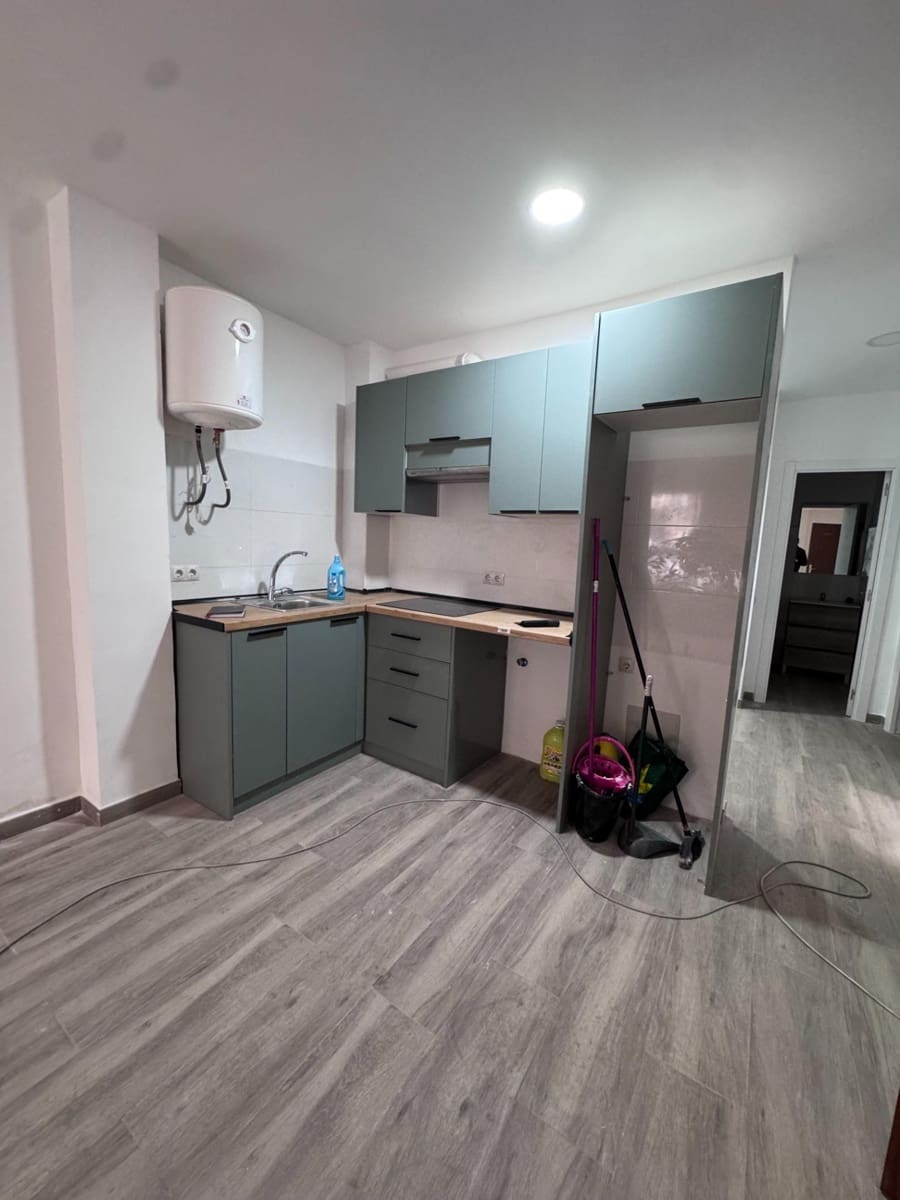 2 bedroom Flat for sale in Almeria city - € 125,000 (Ref: 9398641)