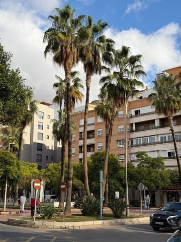 2 bedroom Flat for sale in Almería city - € 125,000 (Ref: 9398641)