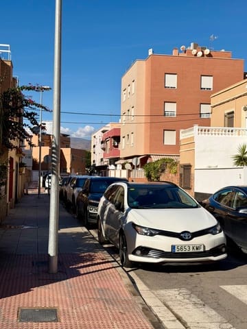 6 sovrum Hus till salu i Almería stad med garage - 419 900 € (Ref: 9403530)