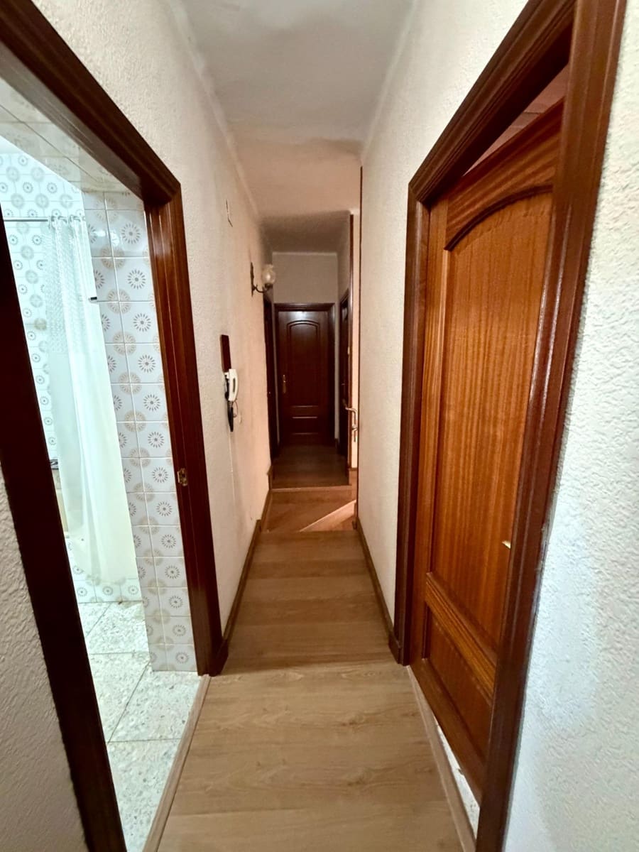 6 soveværelse Byhus til salg i Almeria by med garage - € 419.900 (Ref: 9403530)