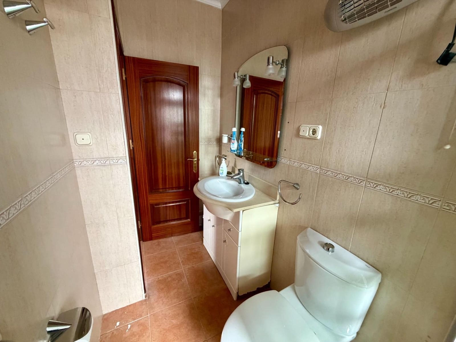 6 soveværelse Byhus til salg i Almeria by med garage - € 419.900 (Ref: 9403530)