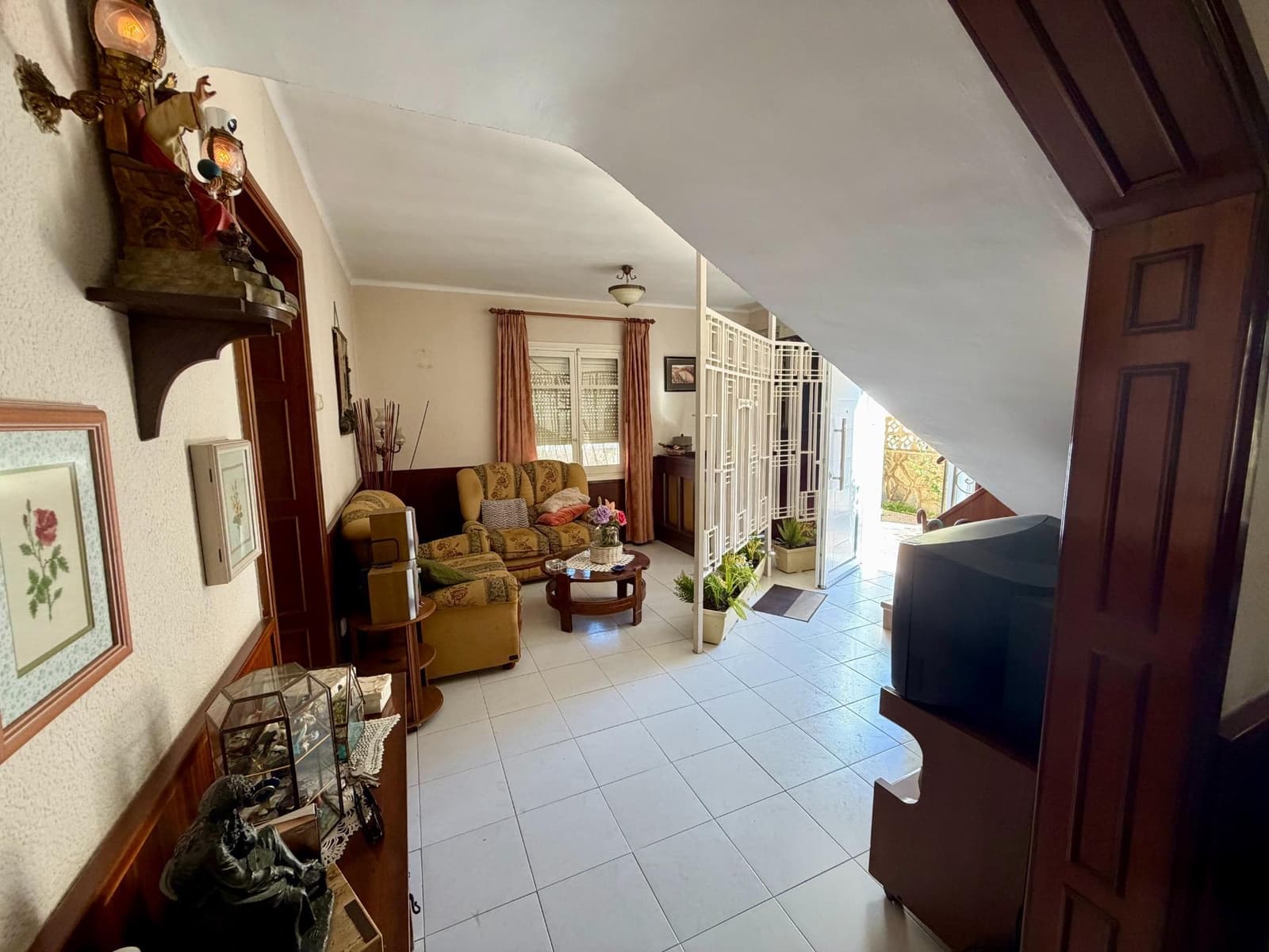 6 soveværelse Byhus til salg i Almeria by med garage - € 419.900 (Ref: 9403530)